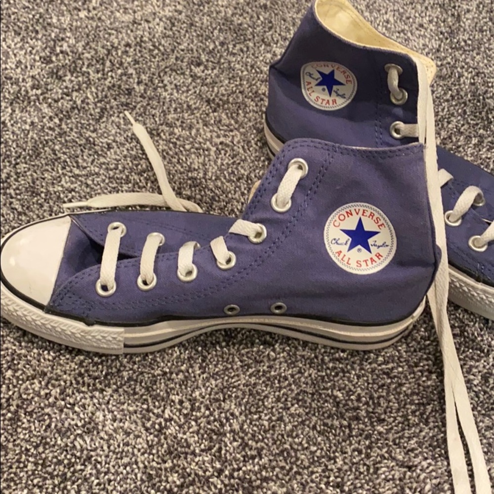 Converse - Picture 2 of 2